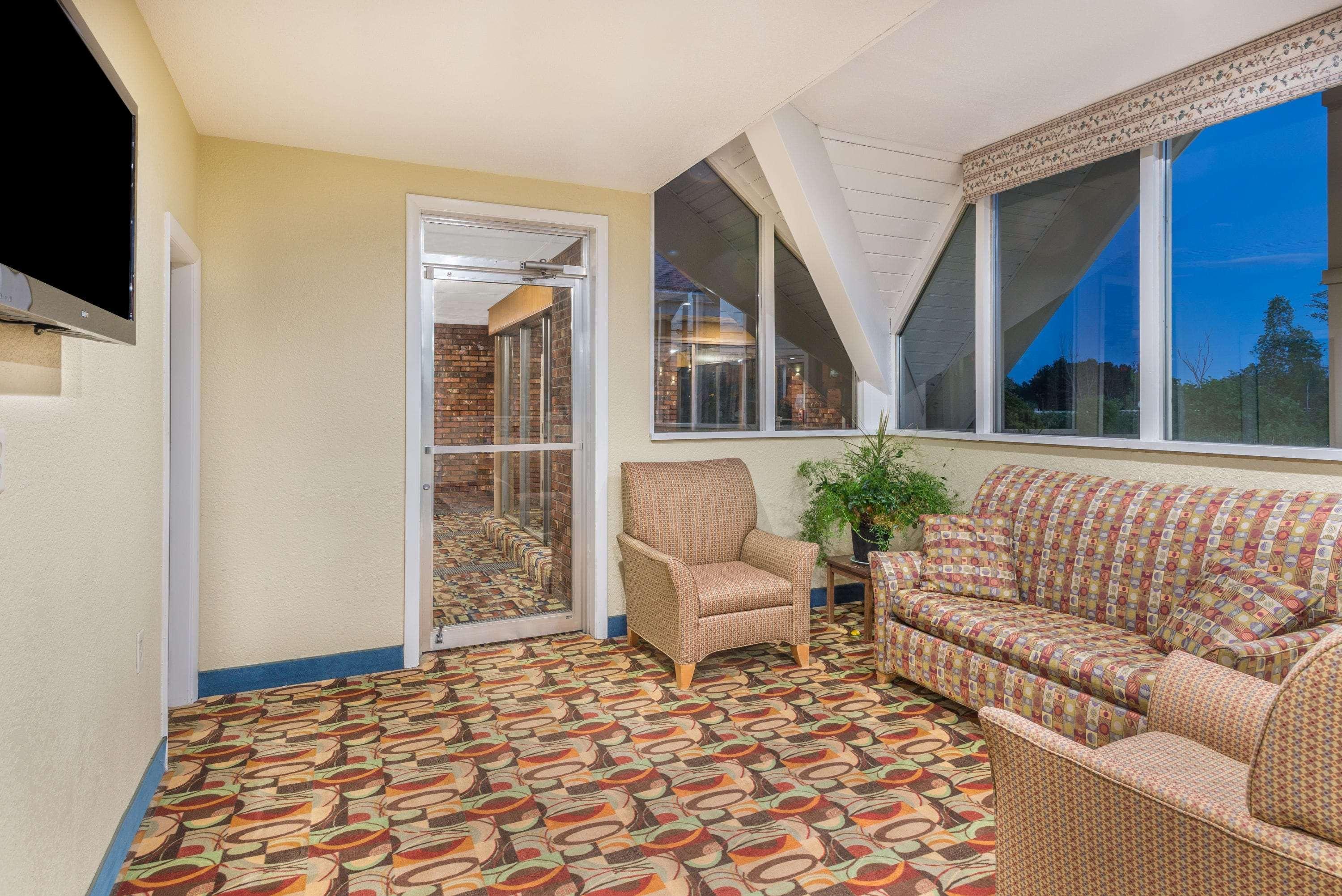 Hotel Howard Johnson By Wyndham Bangor Extérieur photo