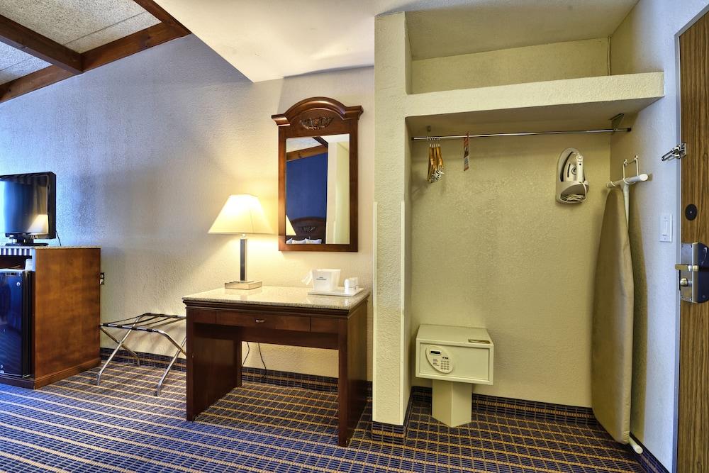 Hotel Howard Johnson By Wyndham Bangor Extérieur photo